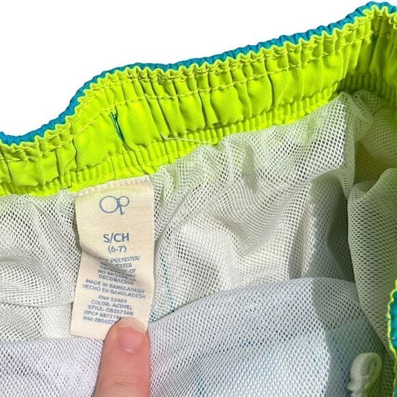 OP Child’s Swim Trunk Size Small (6-7) - Picture 5 of 5